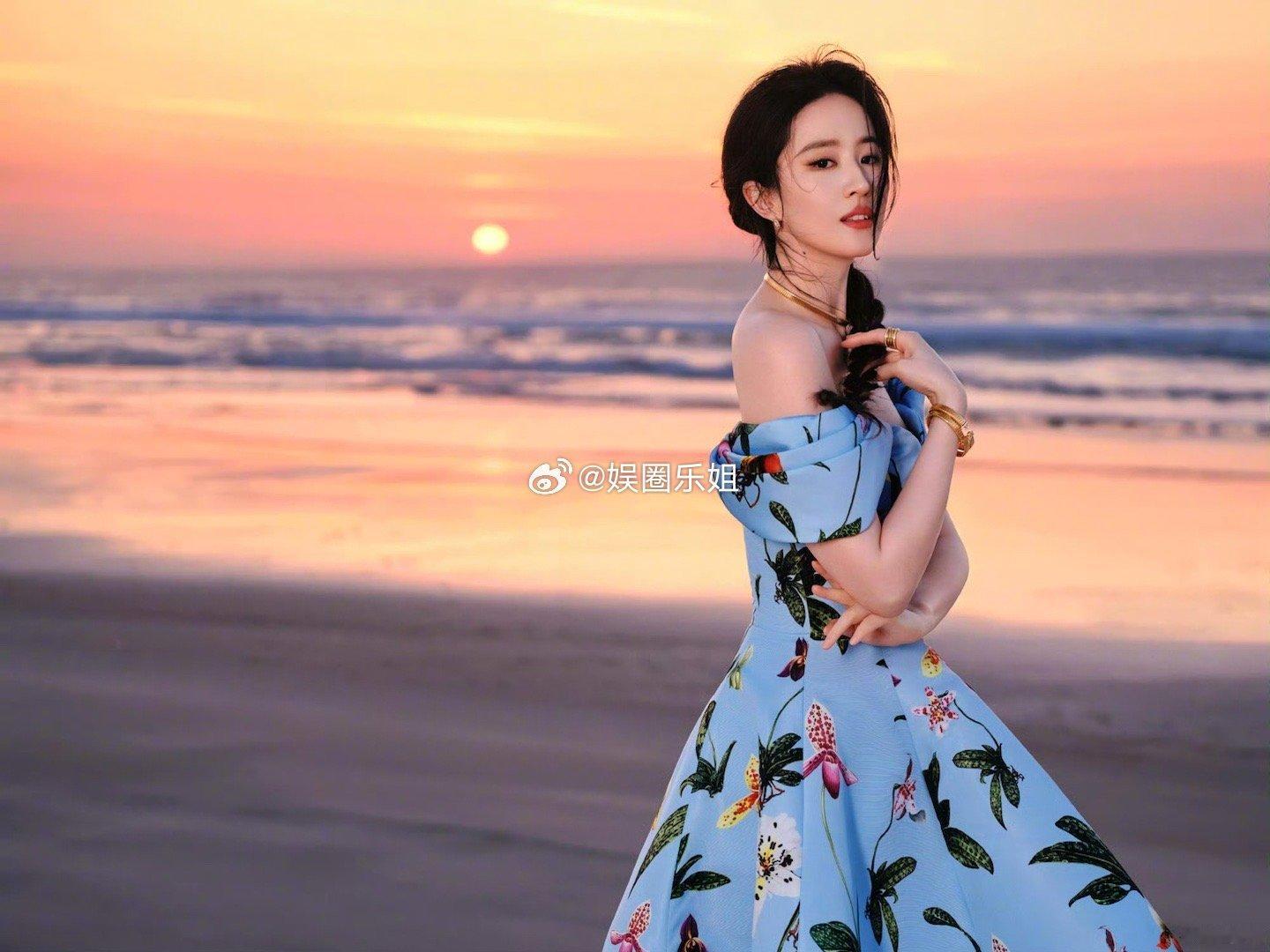 美神闯祸可以原谅！用一张脸获得全世界的原谅[哈哈][哈哈][哈哈]刘亦菲也会闯祸