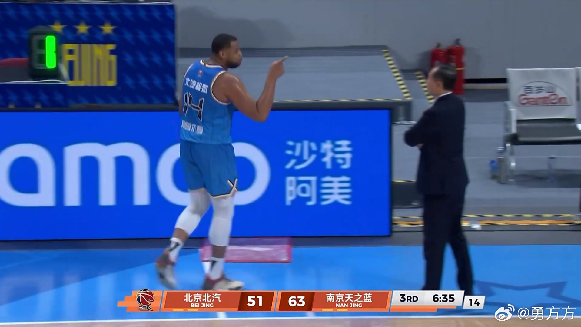 赛后发布会，许指导正面回应了斯佩尔曼这事，总体感觉，都是一时的情绪，没啥大事，比