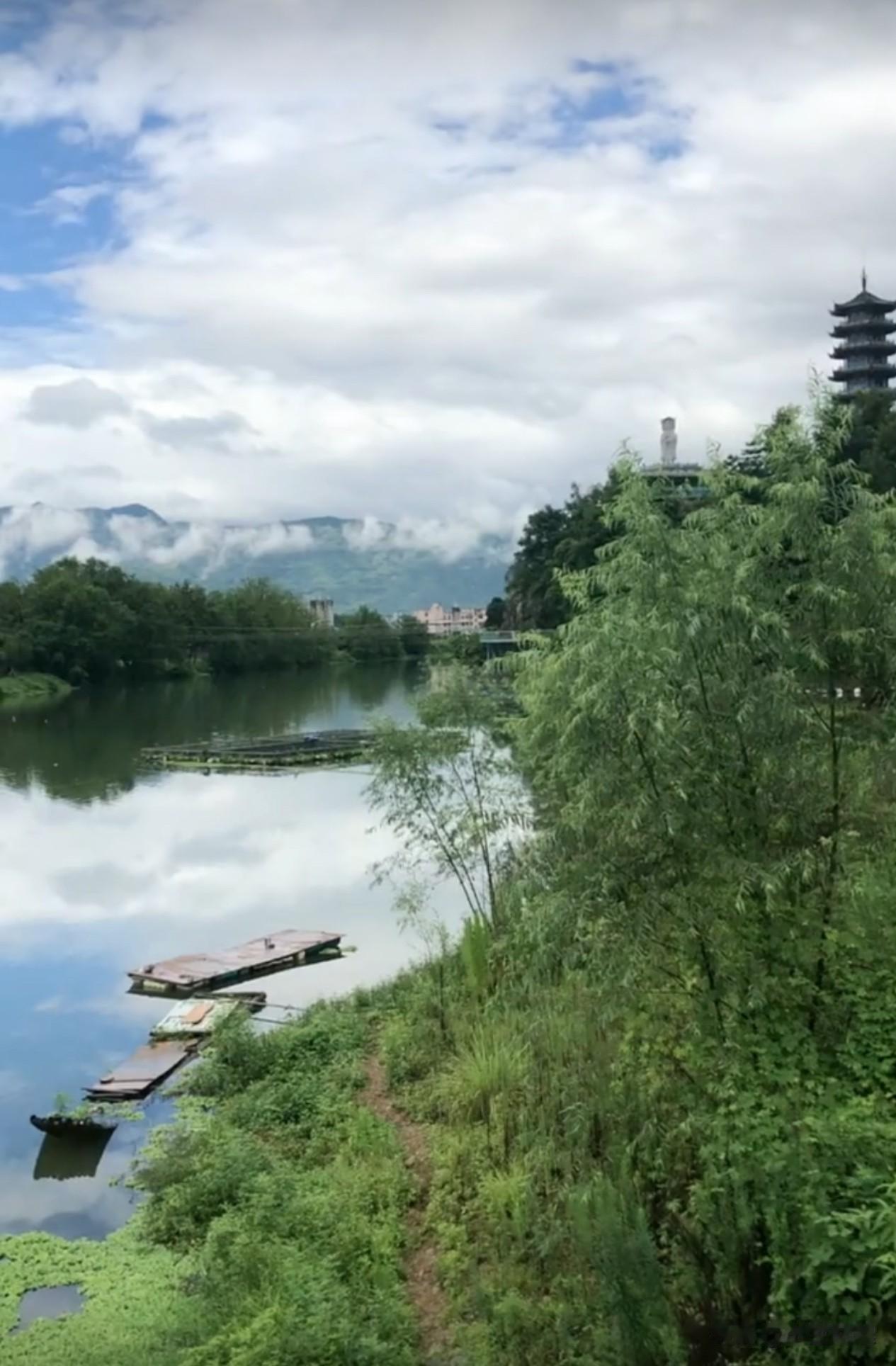 晒图笔记大赛「记录一次出游日常，看山看水看云，心情都变开阔了」