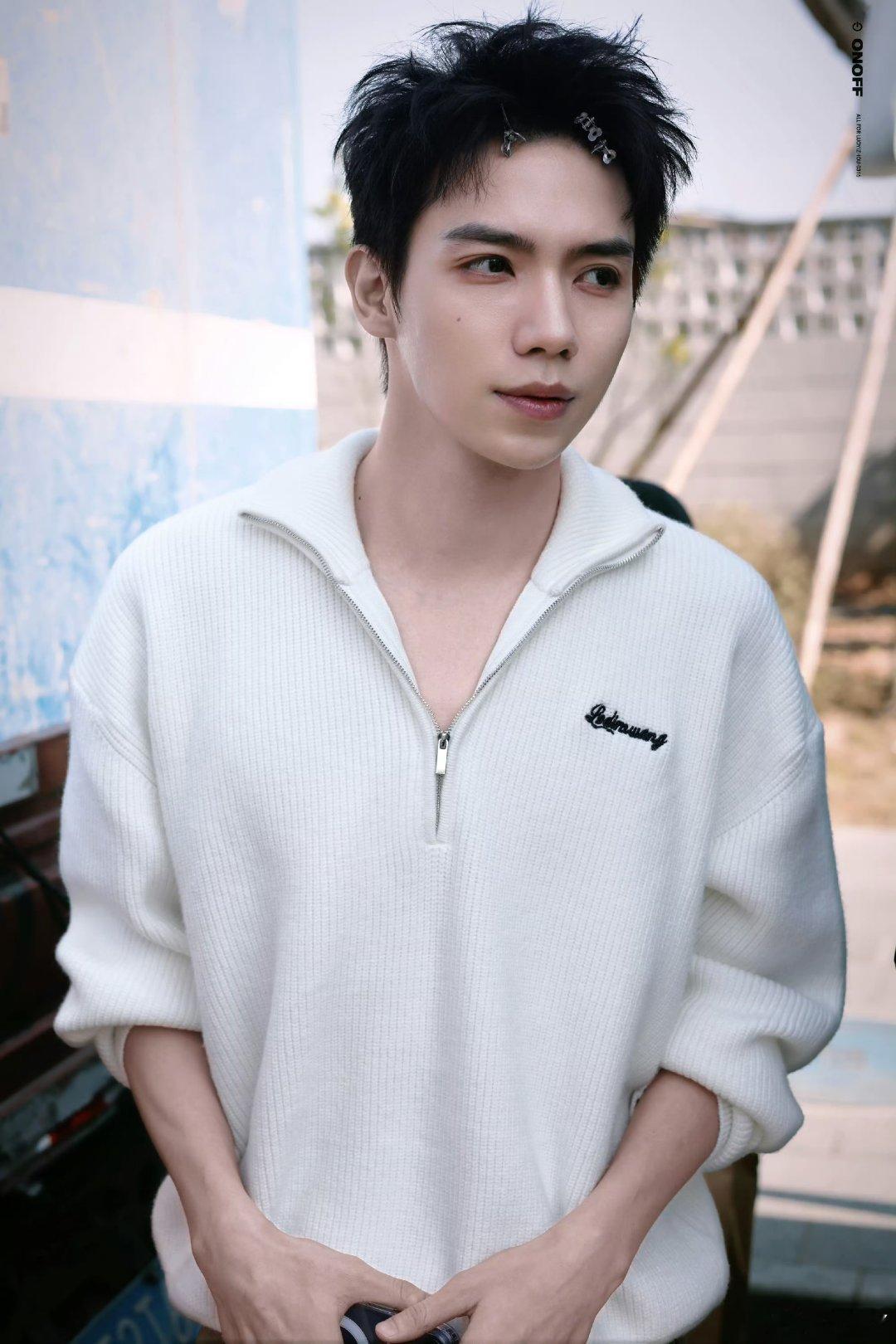 罗一舟二十有六山海任舟游 💚罗一舟霍旭 晚安一舟✨你听风 听到了吗 它在替我诉