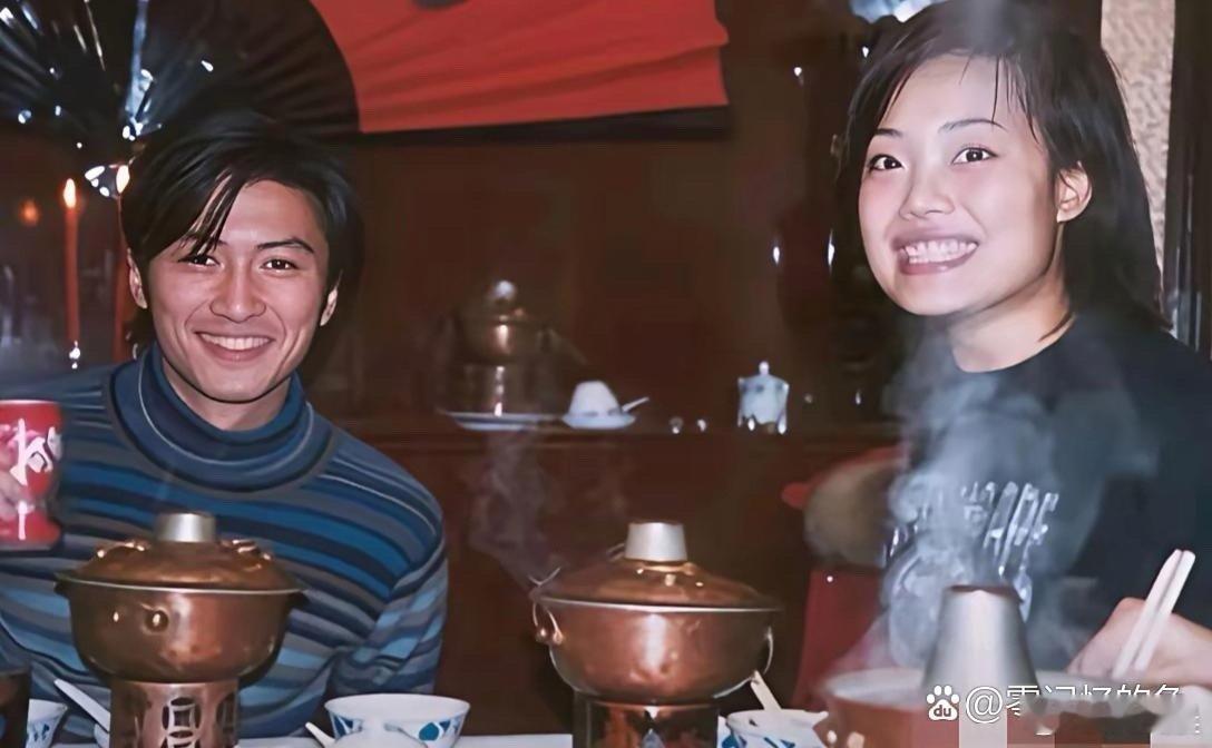 回溯青春时光！谢霆锋与容祖儿年轻时的模样，满是青涩朝气，颜值惊艳岁月～ 