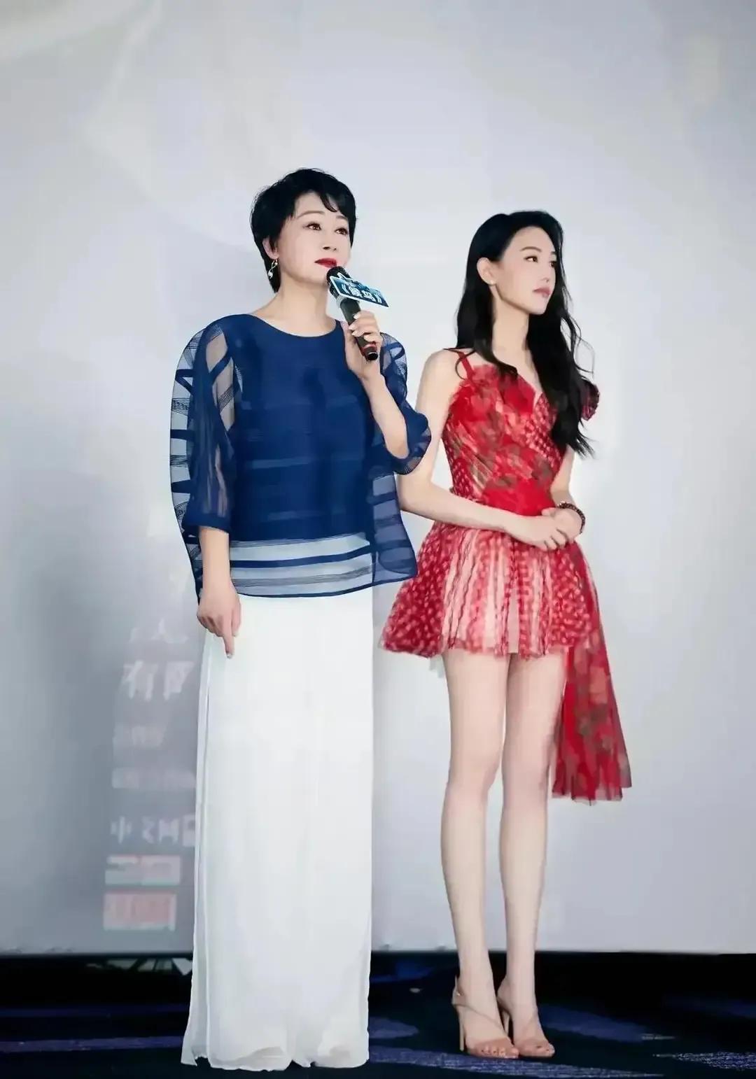 真是奇了怪了，为什么这么好的条件竟然没有红起来呢？

长相漂亮、身材高挑，又获得