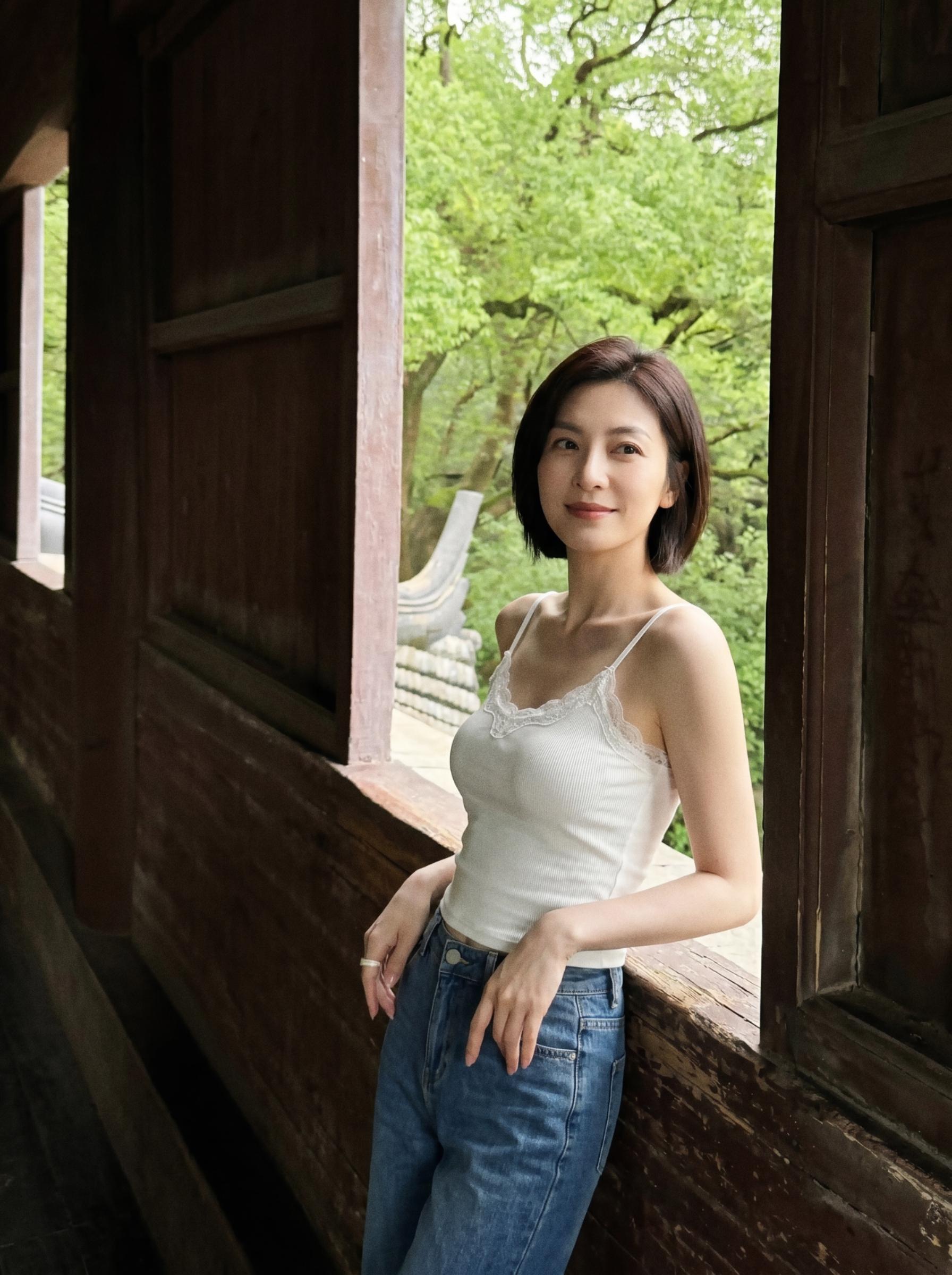 杭州太适合喜木人了。就是太闷了… 杭州人真的呼吸得过来嘛 出门前还穿了...