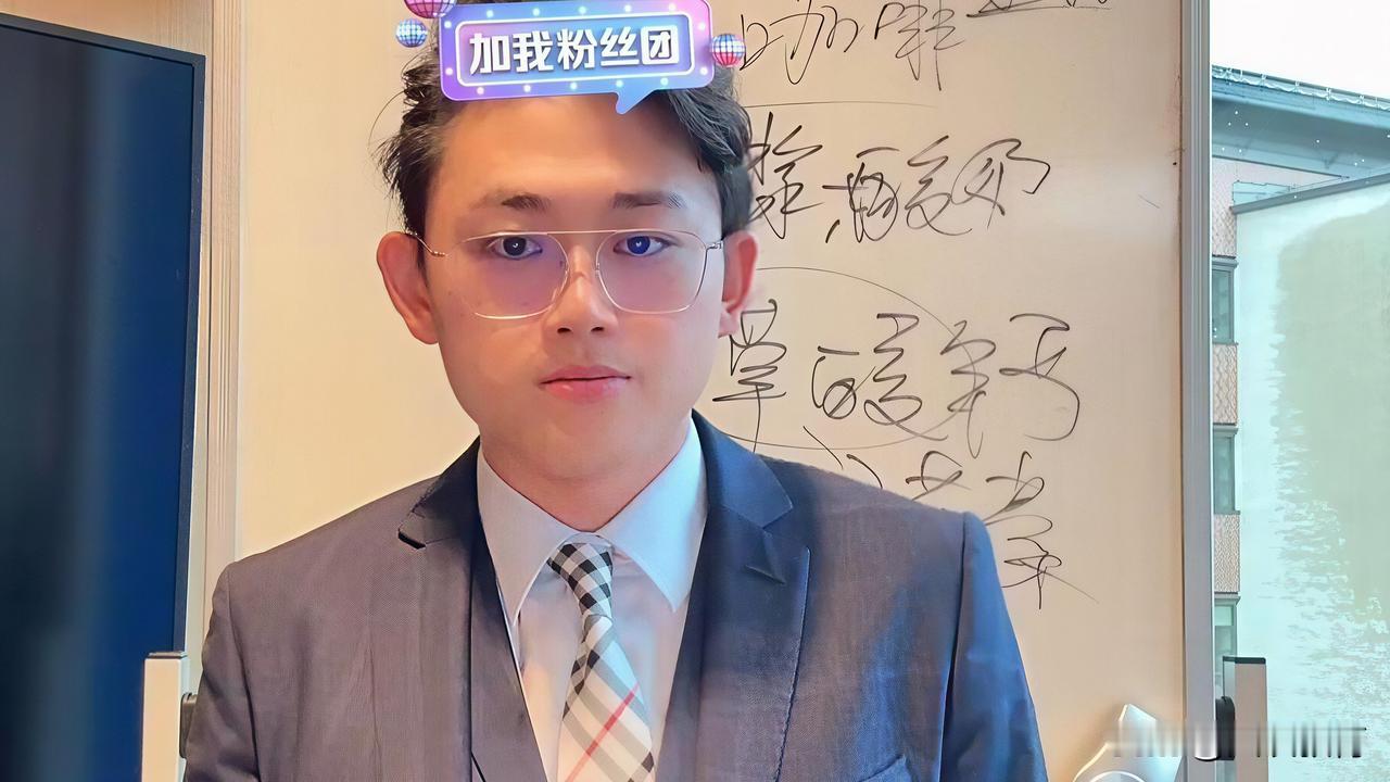 偏口鱼博士是学医的，
在瑞典读博期间迷上了自媒体。
今年他终于博士毕业了，
原以