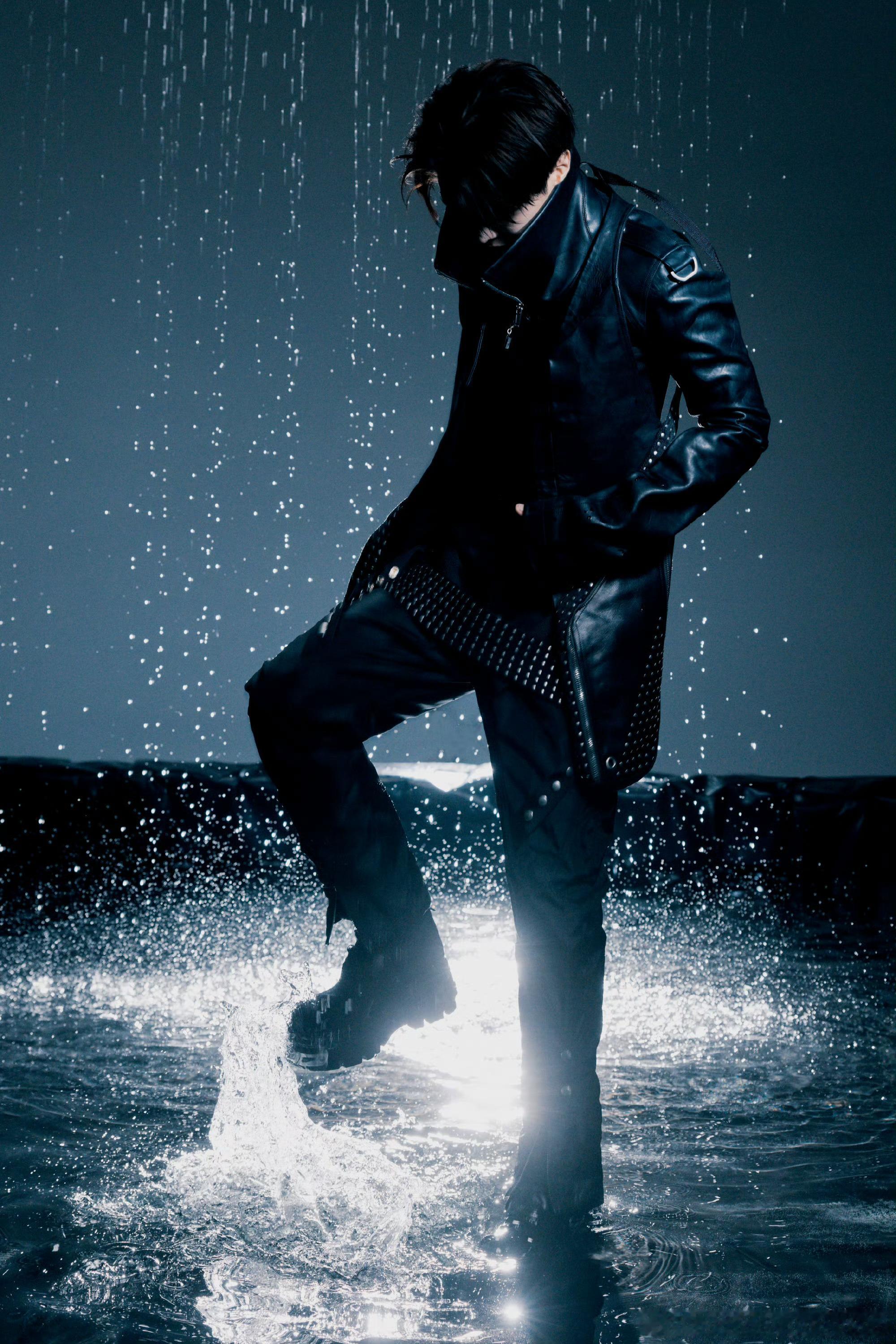 范丞丞跳舞好像扭秧歌范丞丞魏大勋撞一团了范丞丞《你好星期六》彩排也太欢乐了，舞姿