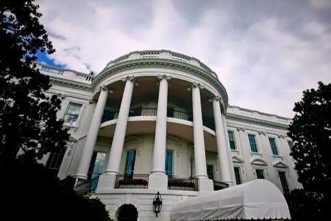 海湾盟友拉袖子：别打伊朗，油价一乱大家全砸锅

美国那边13号传出点风声，说沙特