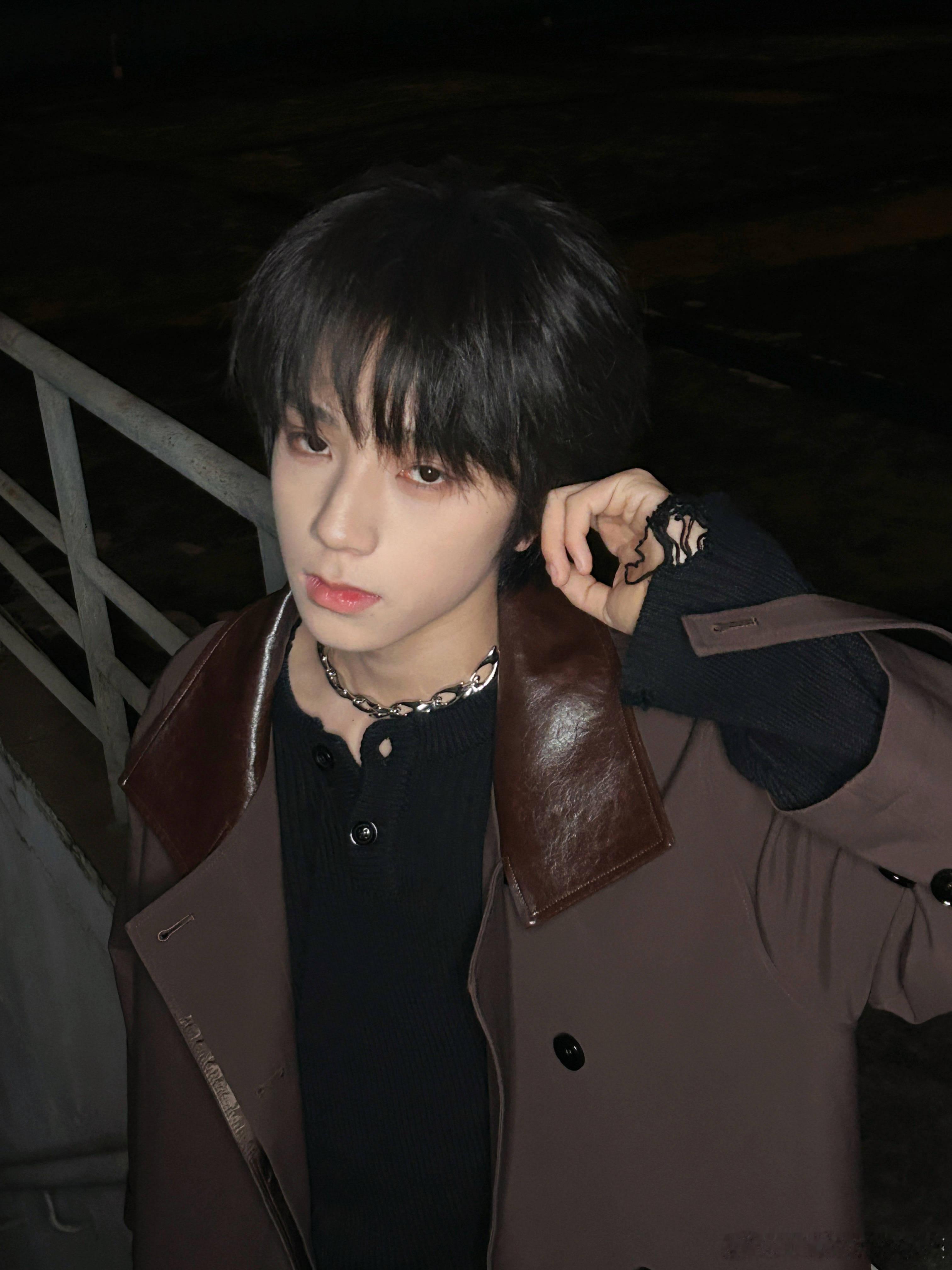 王橹杰很适合poker face 