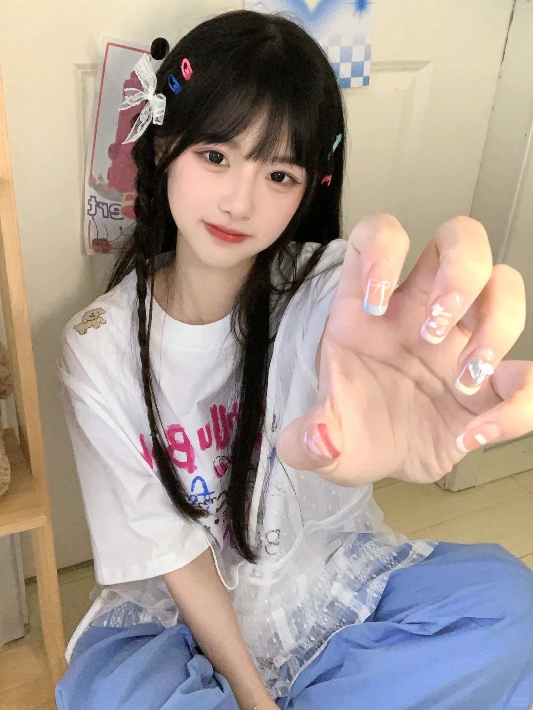 美甲和衣服有点搭｡>∀<｡)
