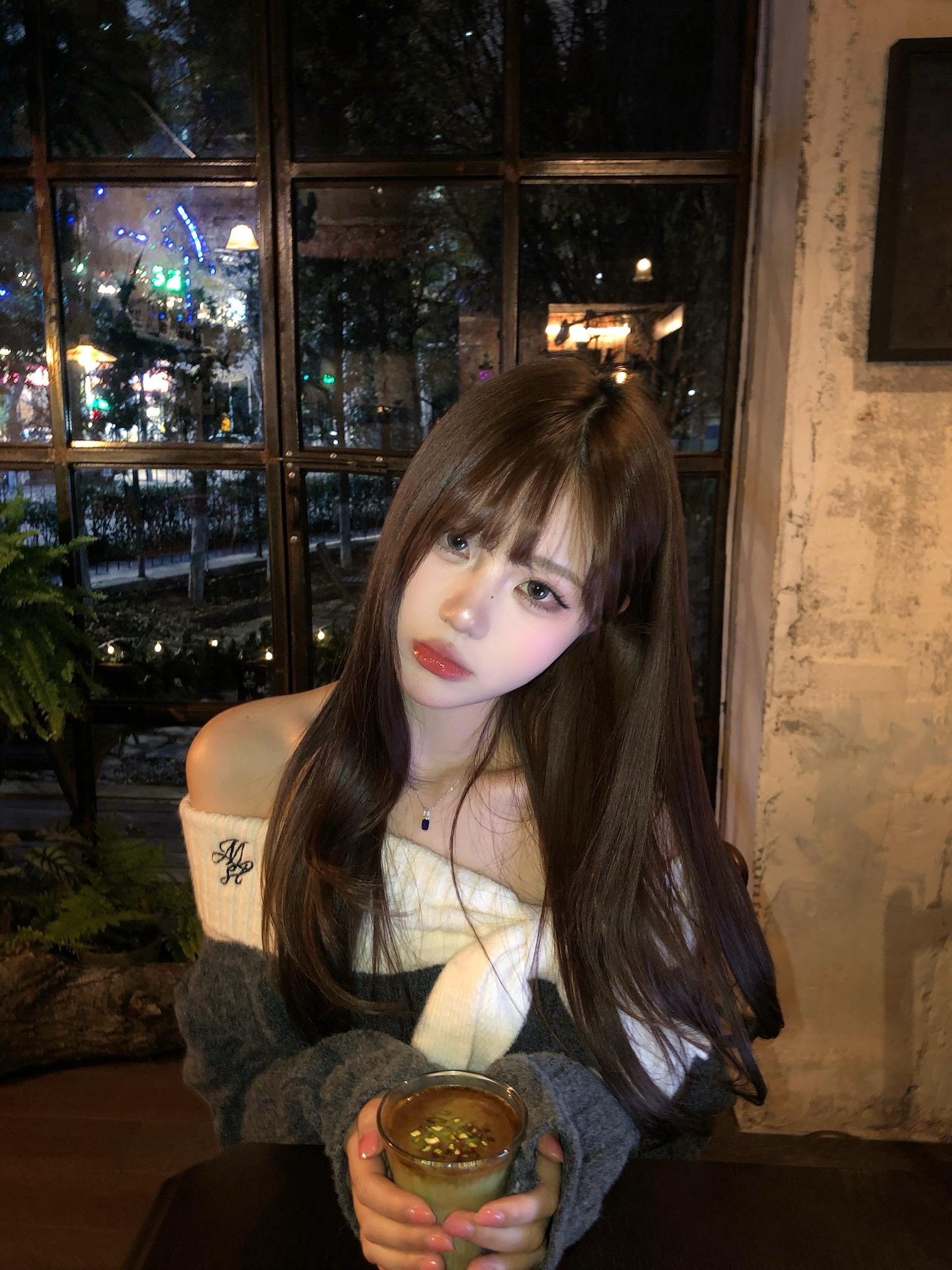 究竟是我可爱还是你已经爱上我了呀