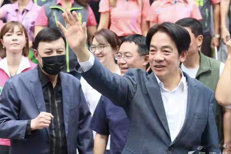两岸大势明朗，统一势在必行，但台湾所谓民意却很现实，据统计显示，假如无法“维持现