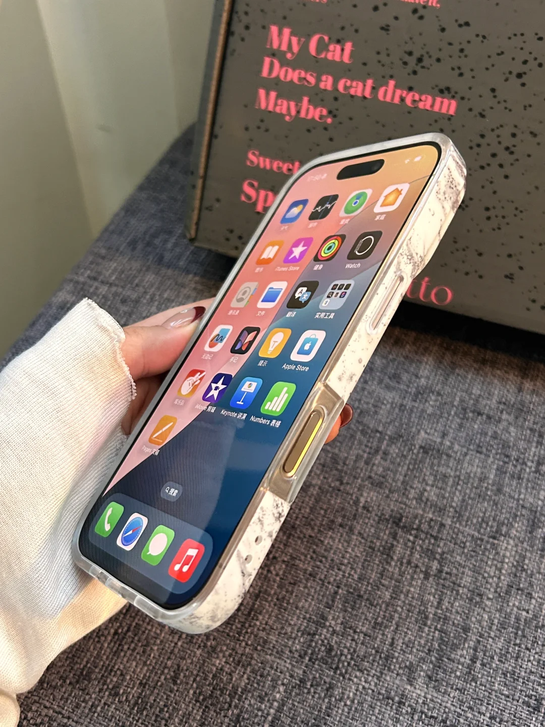 很喜欢的小众设计氛围感沙漠金手机壳耶！！！