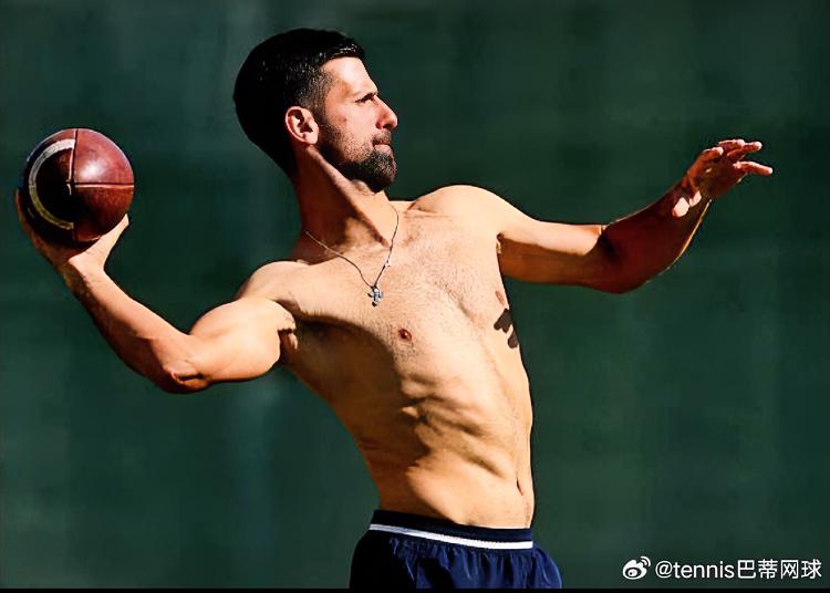 德叔这身材没得说，难怪澳网半决赛能淘汰辛纳[赞][赞][赞]