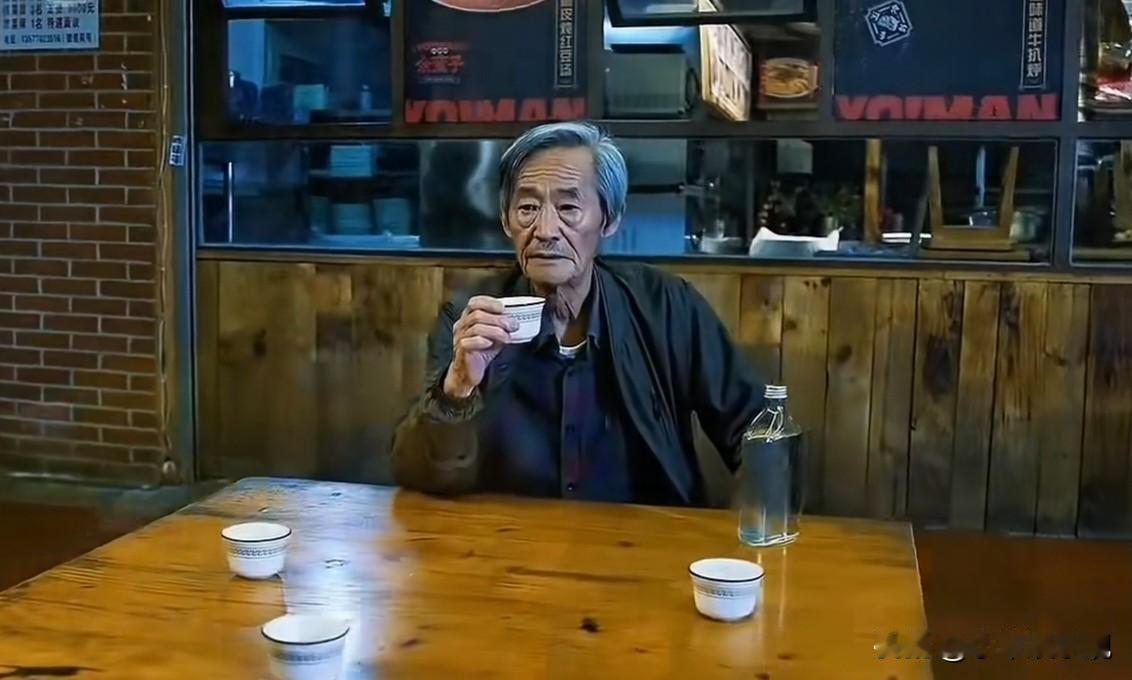 短短两个月，吴妈走了，妹爷也走了。那个穿着红背心、张口就是“你妹的”的老头儿，还