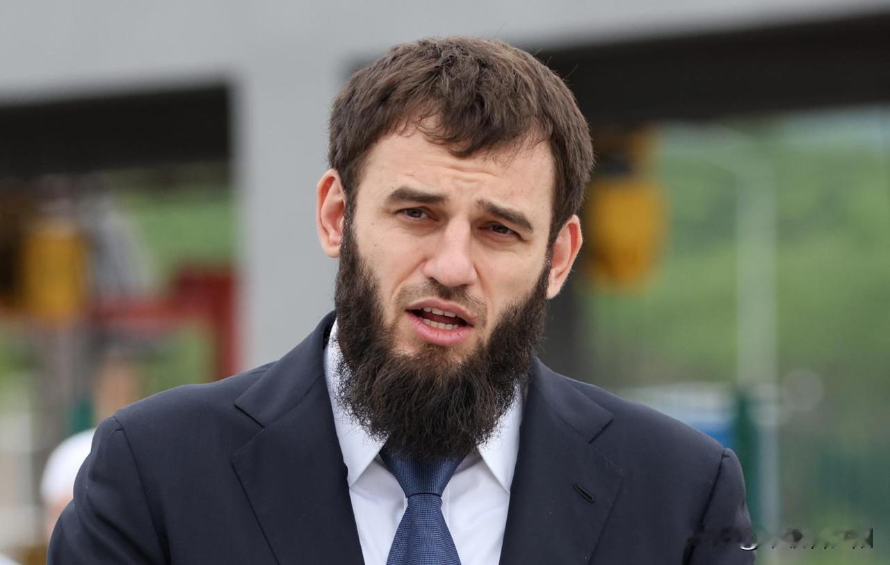 4月23日，塞尔维亚以“国家利益”为由，授予车臣领导人卡德罗夫侄子雅库布·扎克里