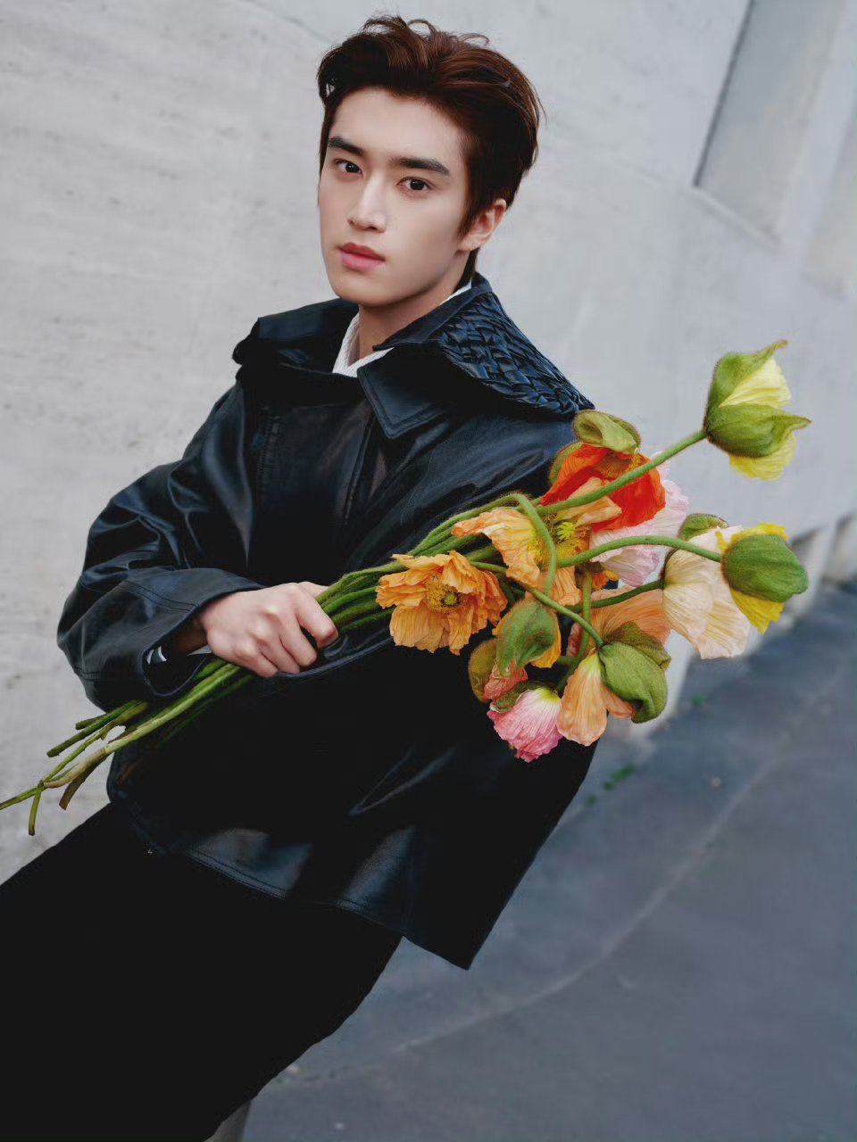 米兰时装周青年演员张康乐受Bottega Veneta邀请，亮相米兰时装周202