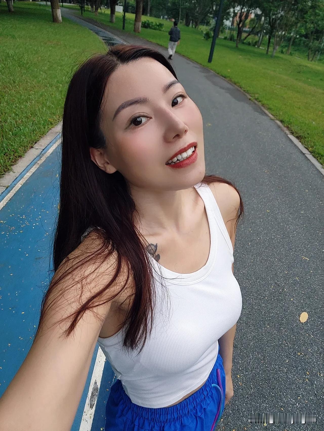 自律遇见更美的自己，加油每一天！