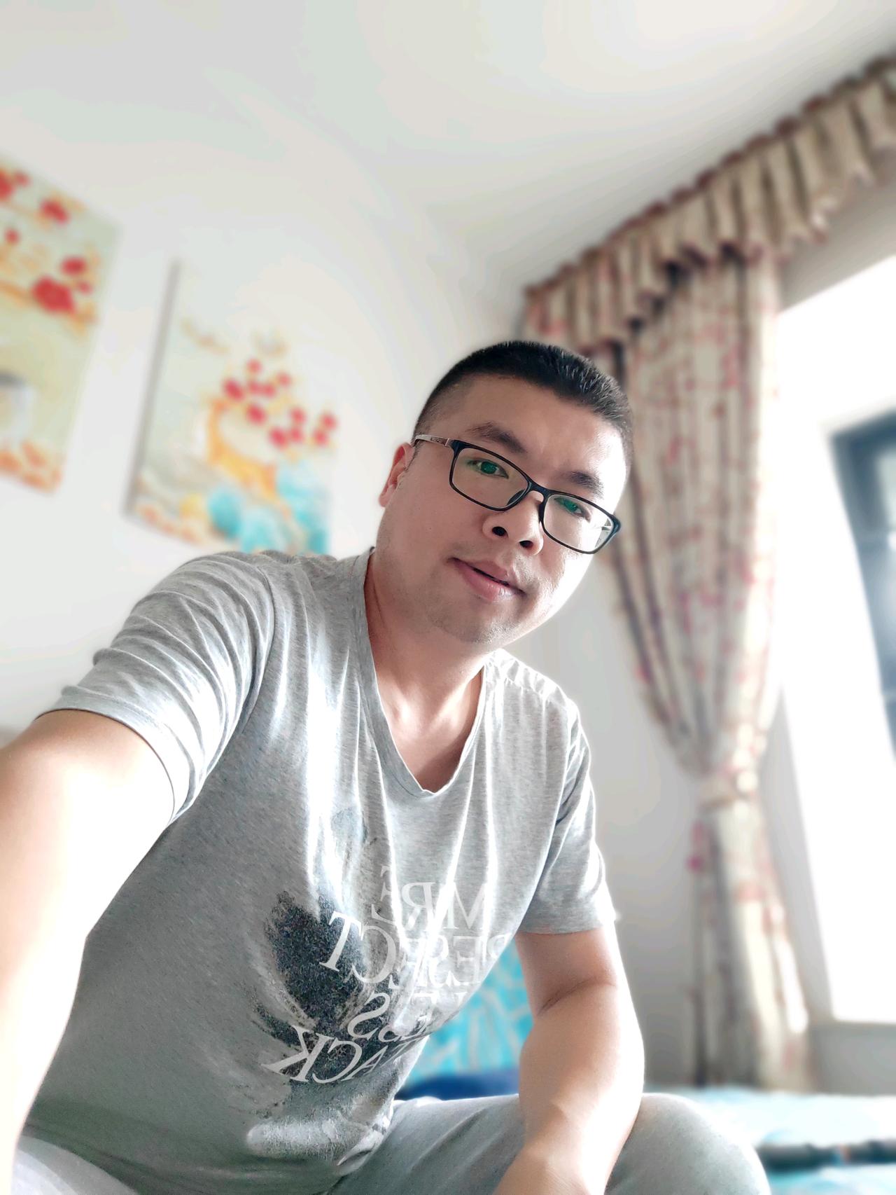 五年前，我背着老婆往银行里放了100万，利率是 3.9%。现在想来，真的太佩服自
