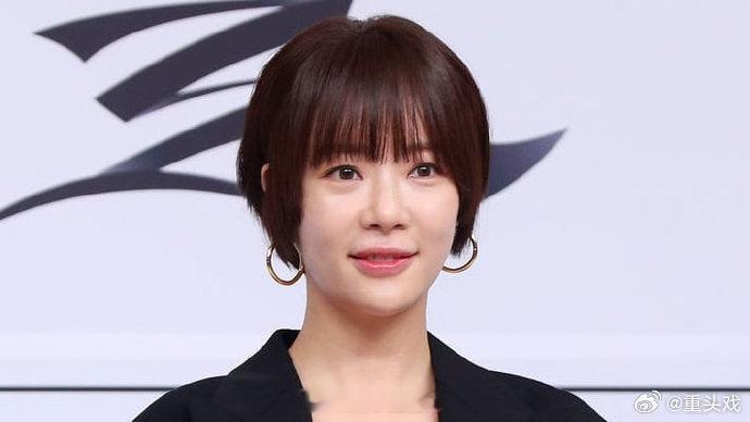 黄正音利用公司名义贷款黄正音用公司贷款还信用卡 11 日据韩媒报道，歌手出身的演