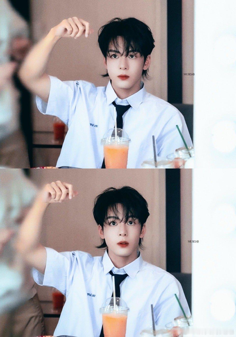 曾舜晞粤语情歌的舒适区 听曾舜晞唱粤语歌是一种享受，咬字舒服声音温柔还有故事感。