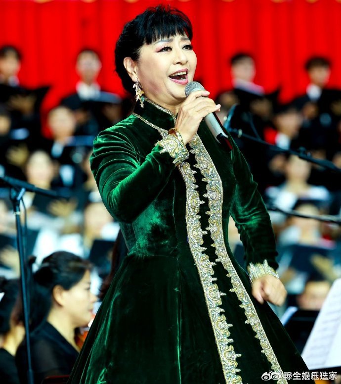 秀梅老师的霸气发言，“灭了他们”简直就是点燃了A队的无限斗志，真是全场焦点！ 