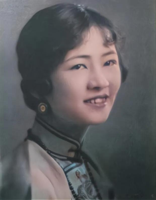 梁思成和林徽因结婚婚的这天，他问林徽因，这么多人喜欢你，你为什么选择的是我。

