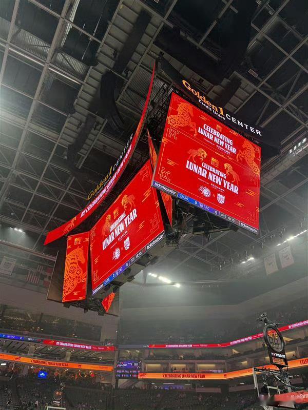 威少又来支持Chinese new year 了，太宠中国球迷了，而不是有些球星