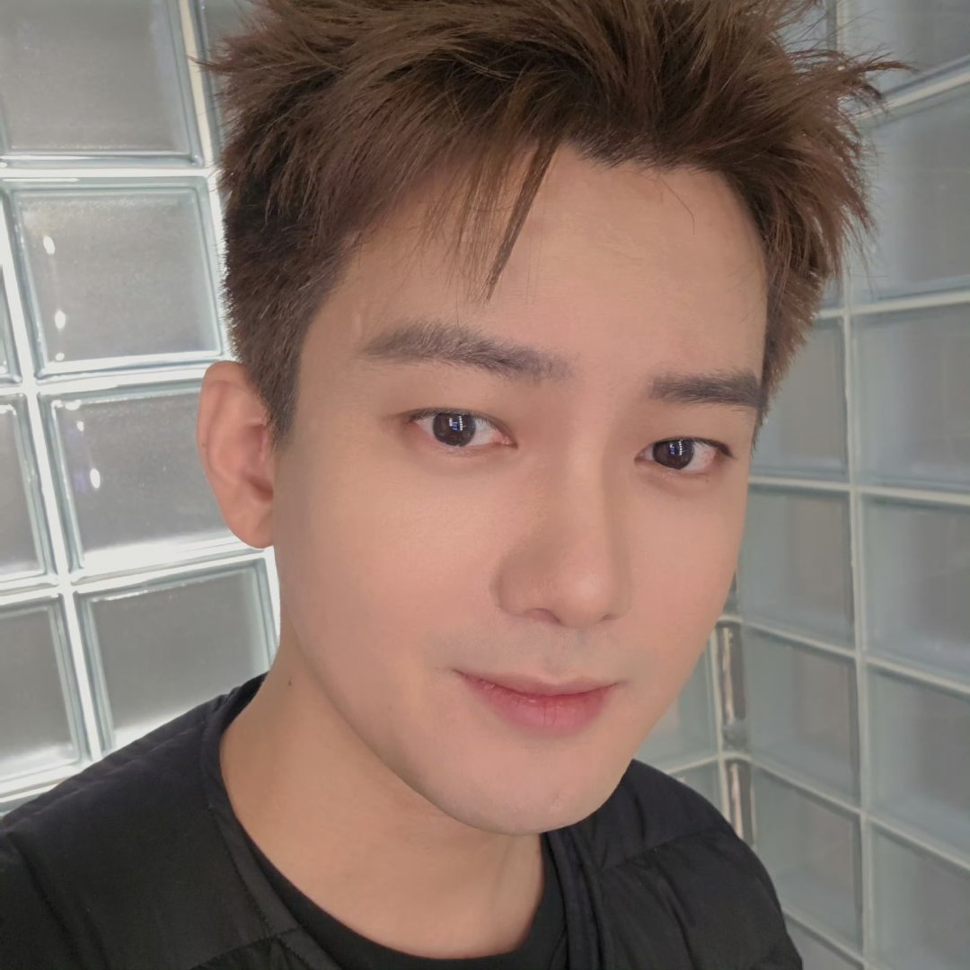 熊梓淇哥哥新年快乐快乐耶耶耶！过年新造型吗好帅好帅