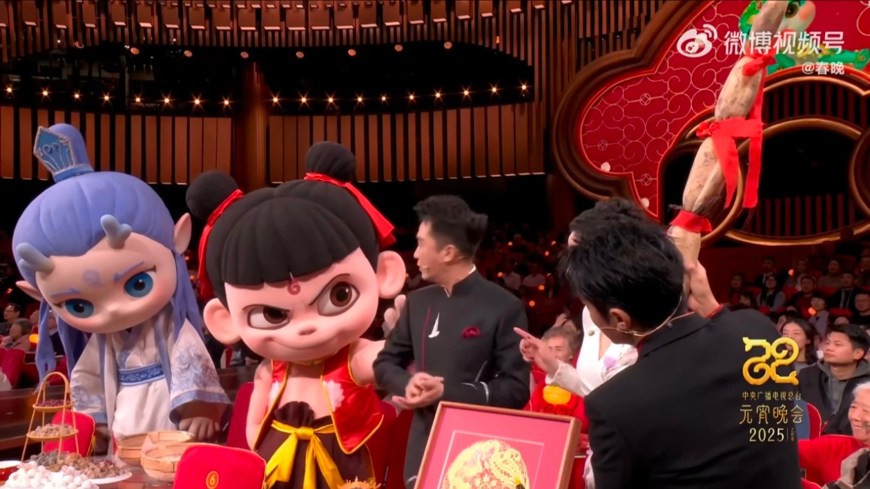 哪吒打人 敖丙劝架 敖丙敖汤，吒儿急了，说我可以，不可以说我朋友~~劝架也太萌了