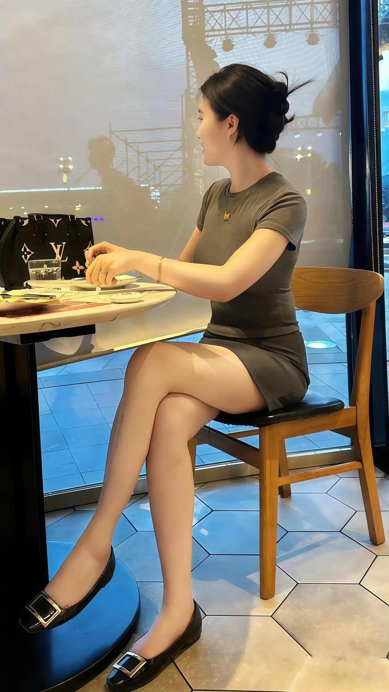 如果你找到这么漂亮的女朋友，你放不放心让她出门[笑哭]