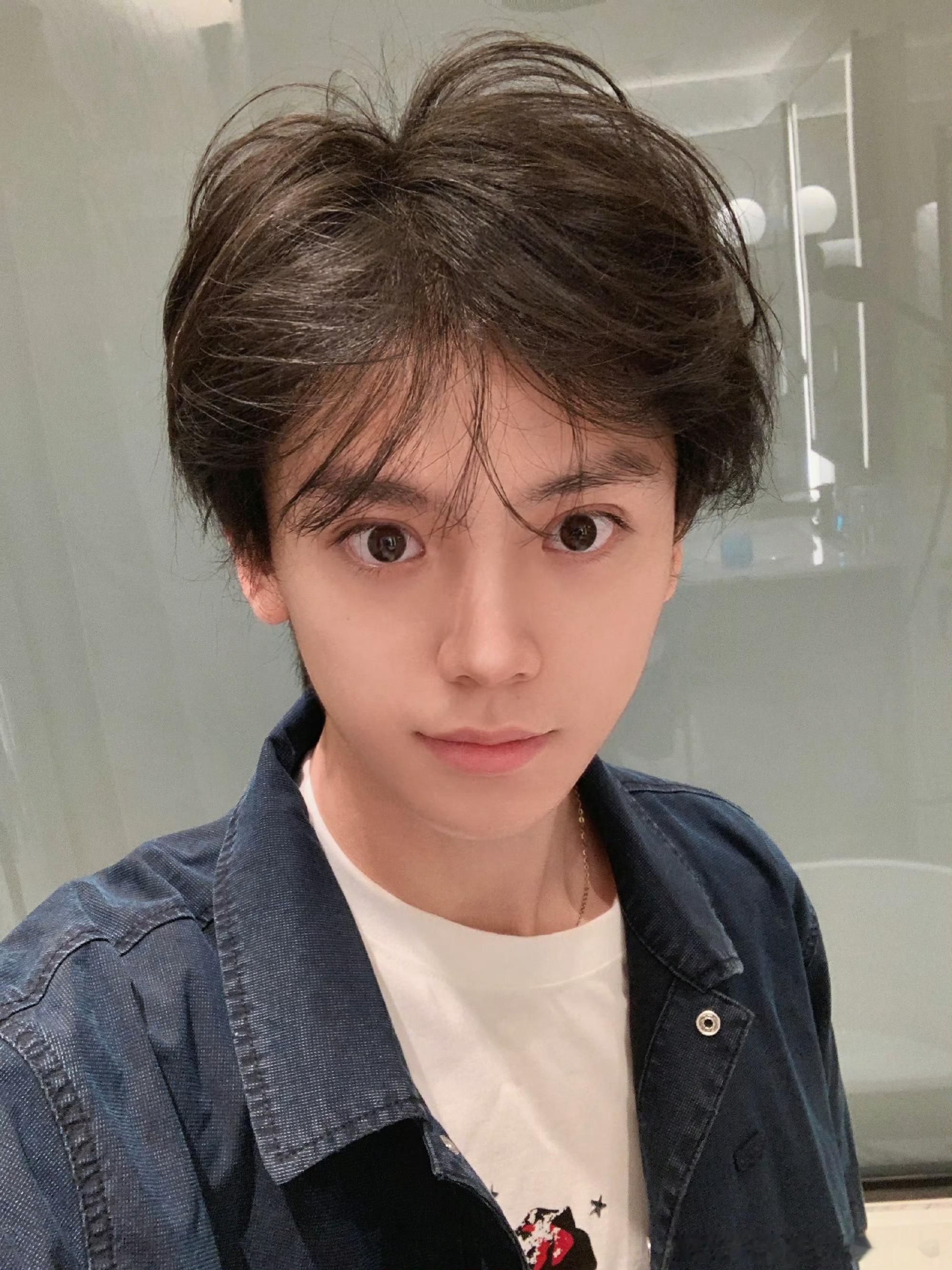 左航今日运动会状态 左航每日检查系统状态今日状态:运动会，依旧耍起大眼萌，期待运