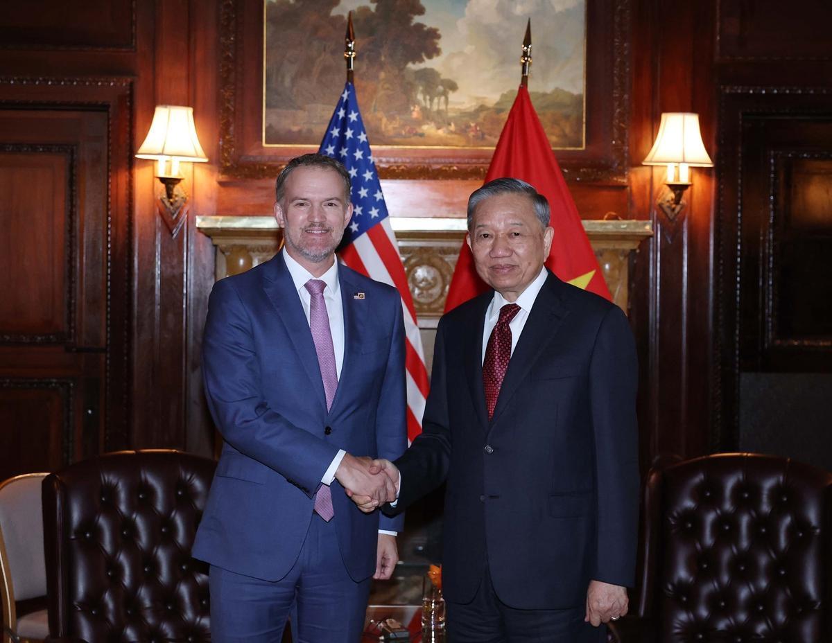 越共中央总书记苏林带着半个内阁杀到纽约，合家出动，气势汹汹，却在美国整整转了四天