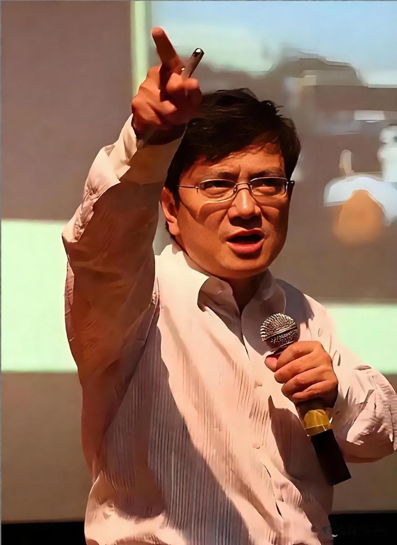 郑强教授，近日很是头疼
因为说了几句最难听的真话，再次被架在舆论的风口浪尖

在