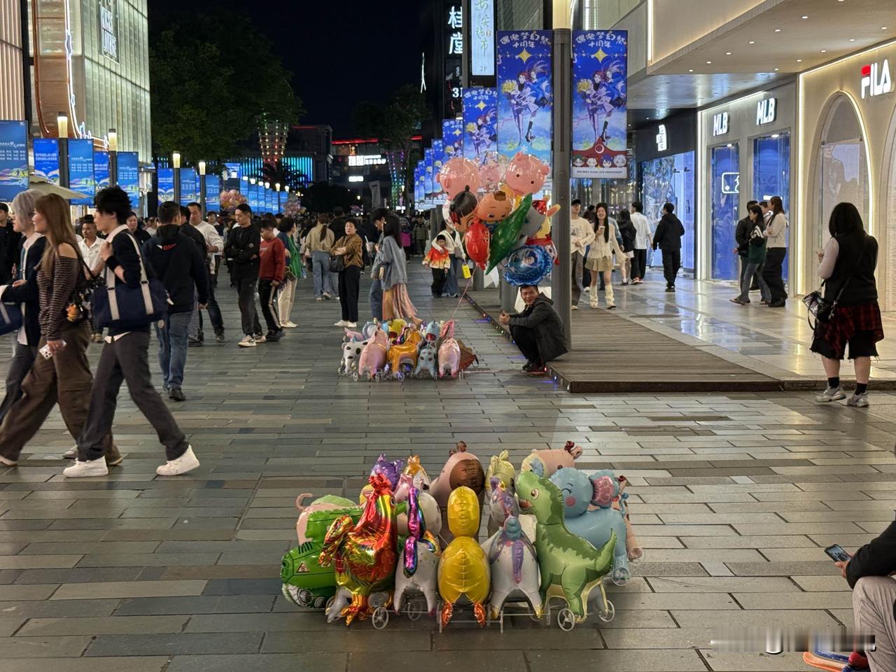 【又一新词诞生了：流散人员！】中国《社会救助法》草案将迎来审议，拟将“流浪乞讨人
