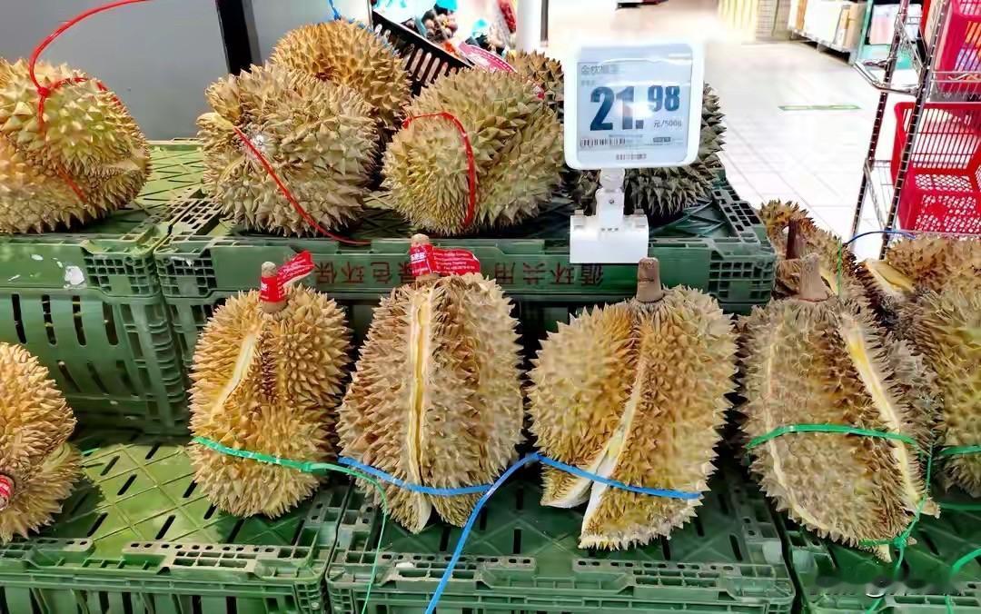 "榴莲自由来了"，这回居然没骗人。

新京报走访北京、广州、南宁多地果批市场：泰