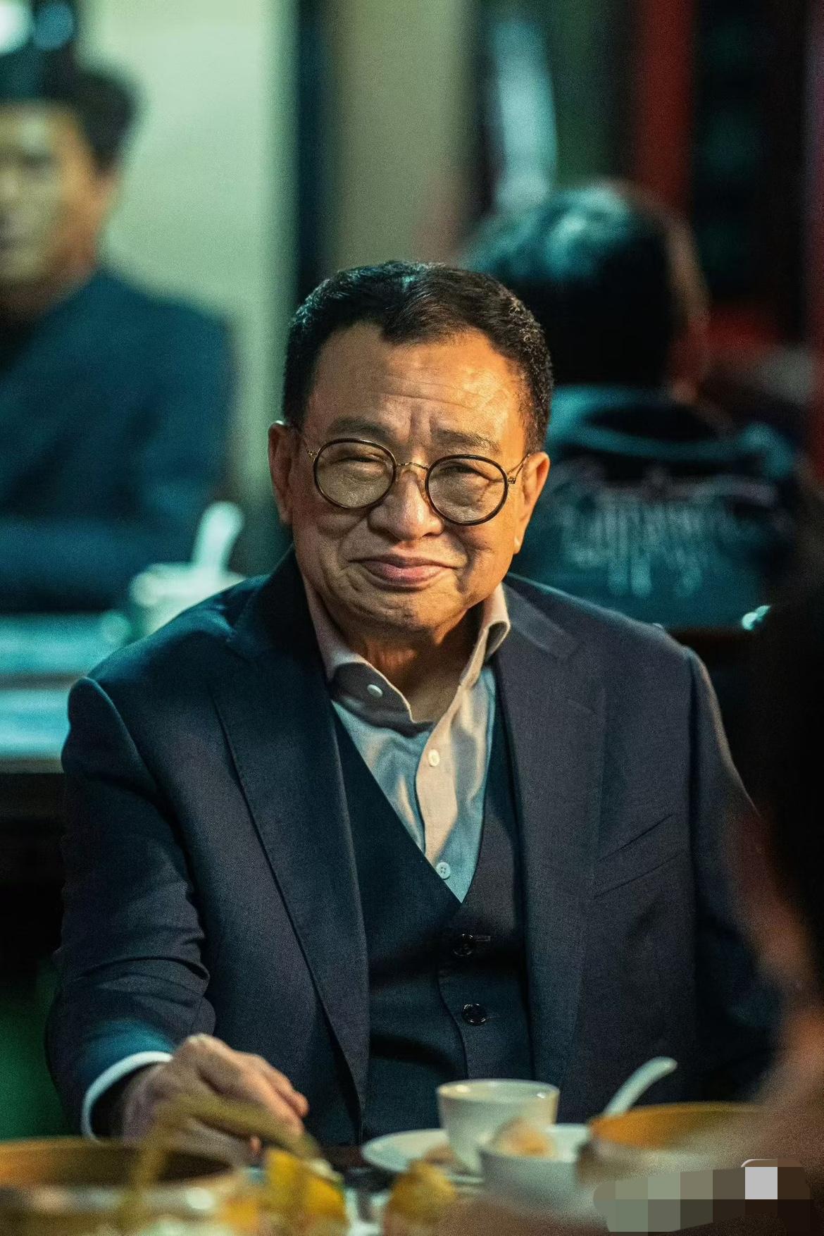 实在对不起，
看了他无数的角色，
却不知道他的真实名字是许绍雄，因为小时候总觉得