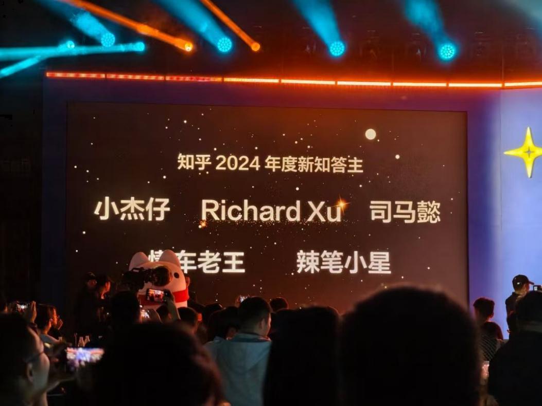 不建议大家辞职去做自媒体 我的理解是，不要因为主业干的不开心，一时冲动辞职去做陌