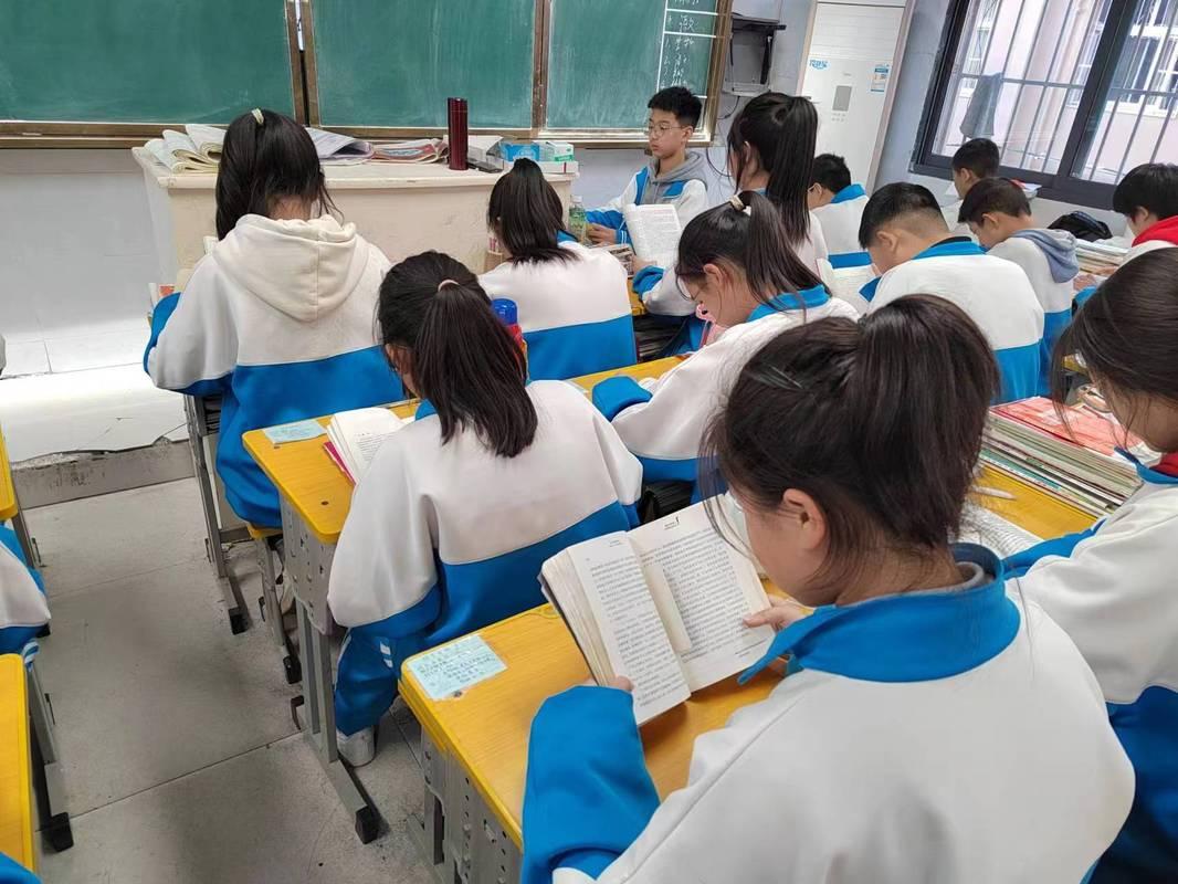 初三要多努力才能考上重点高中? 
考重点高中不是光靠努力就行。努力，只能是一个条