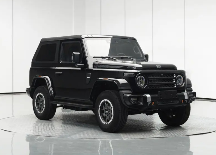 212 T01短轴版公告图发布 这款车特点是两门短轴版，还提供了可拆卸的顶棚设计