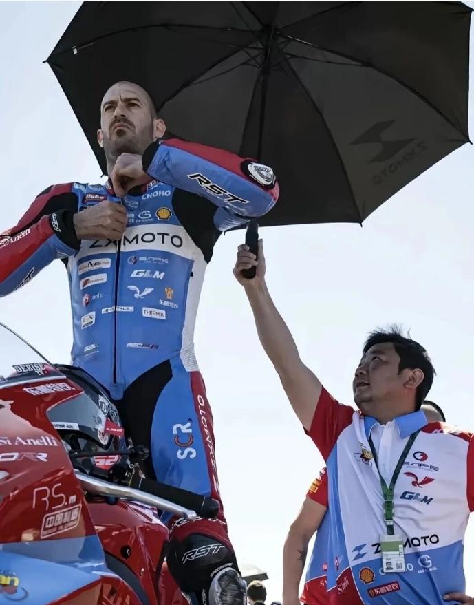 疯子与天才之间，只差一个“把热爱当命”的距离
他卖房卖车、借债11年，就为了“造