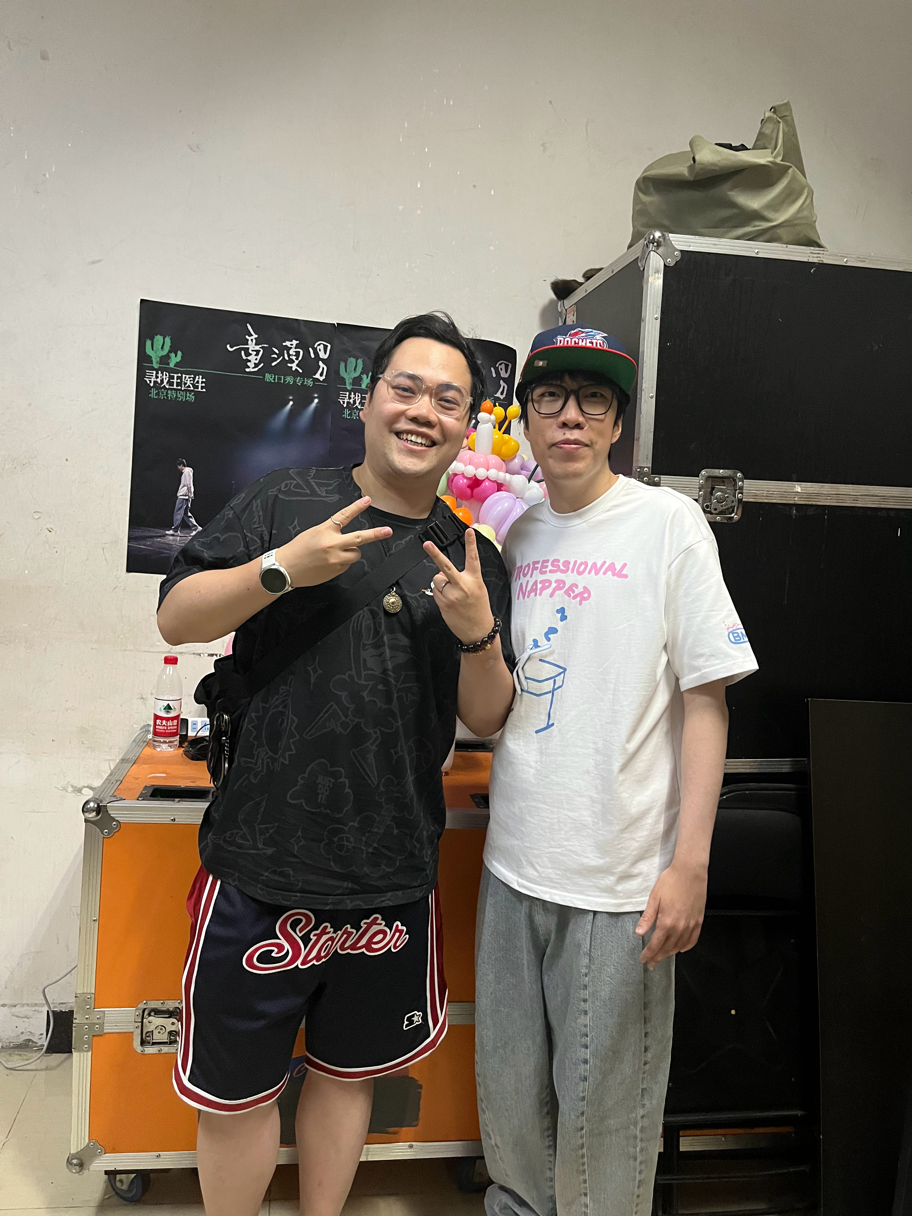 认识童老师是因为几年前在线下听了一个拼盘，当时被震撼的语无伦次，后来微博搜到了鼓