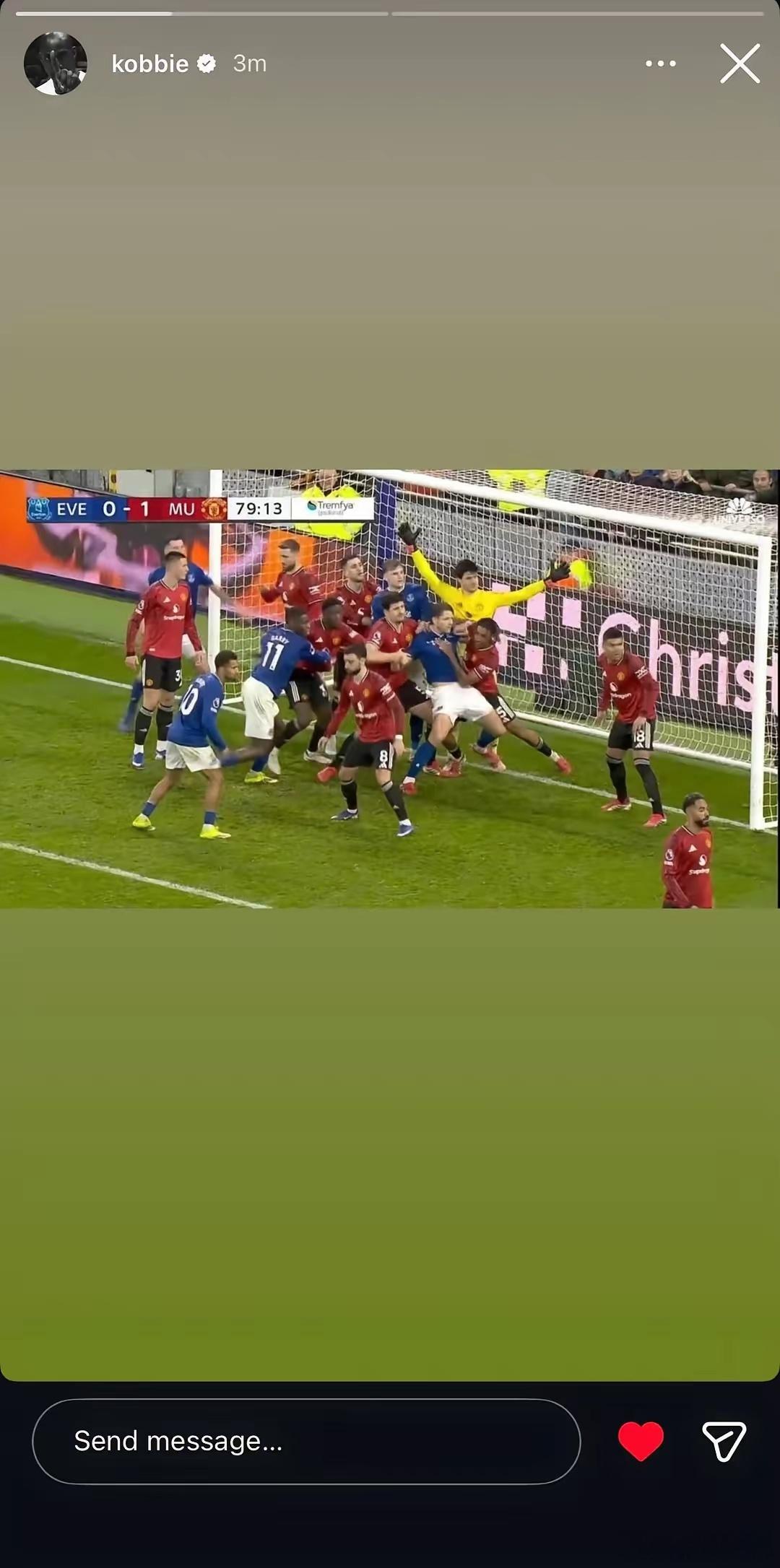 曼联1-0埃弗顿之后，梅努在社交媒体发了这张照片 埃弗顿学习了阿森纳的角球战术，