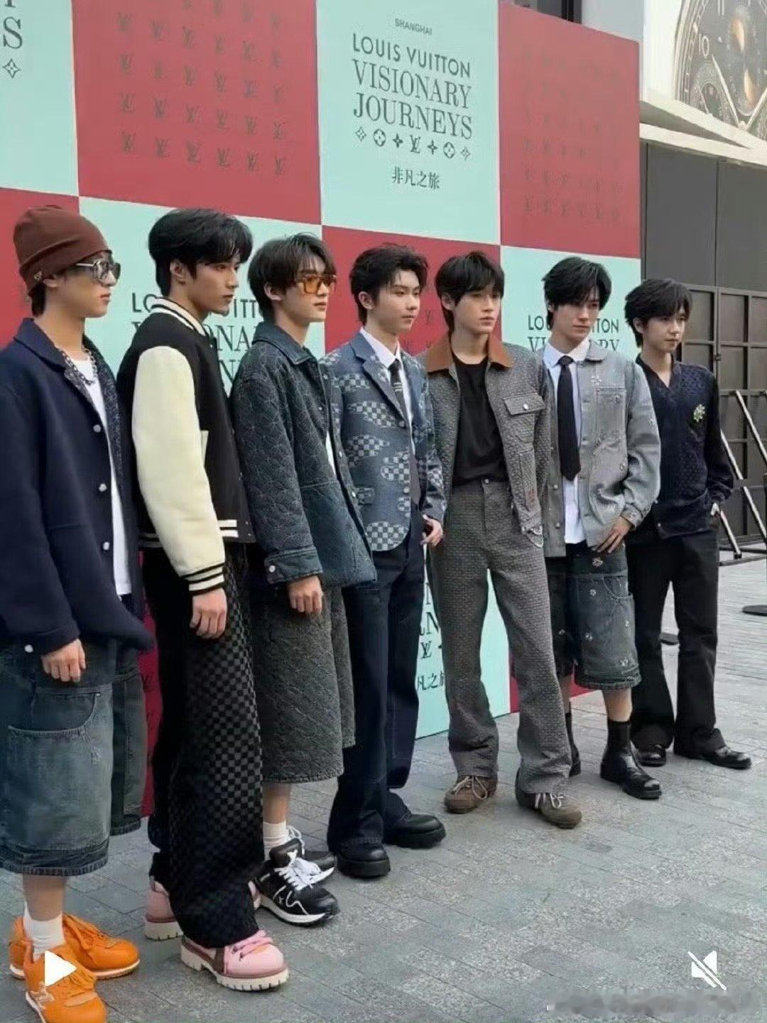 时代少年团芭莎之夜红毯造型时代少年团芭莎之夜生图少年们的热血奔赴！时代少年团现身