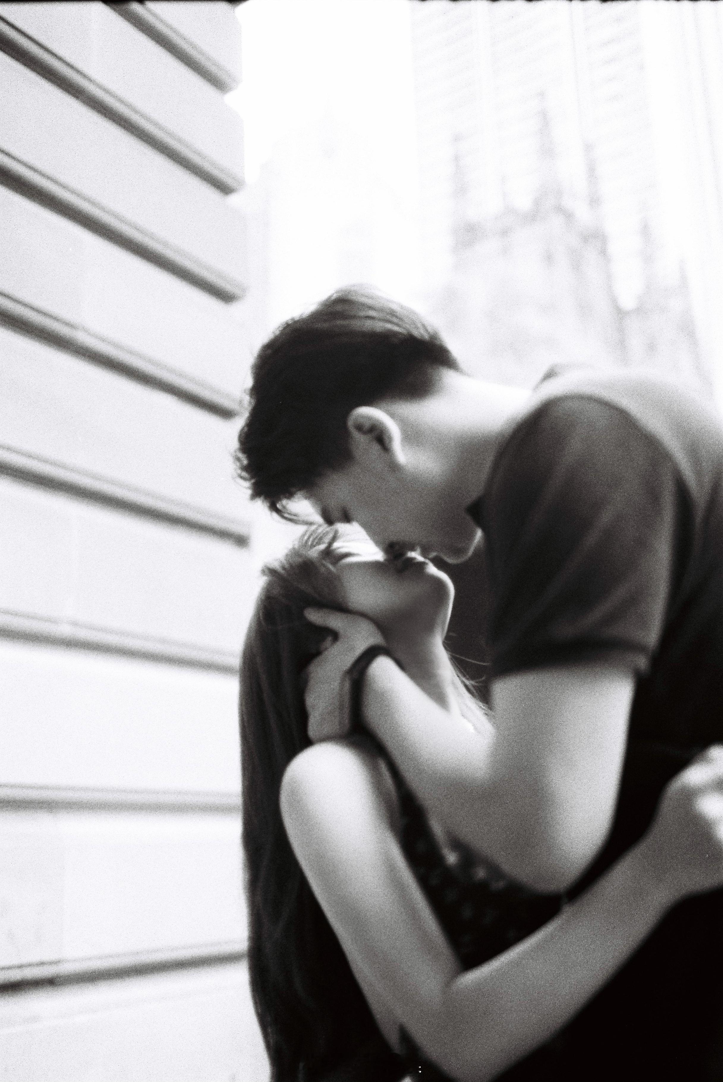 世界在崩塌 我们在相爱 ​​​