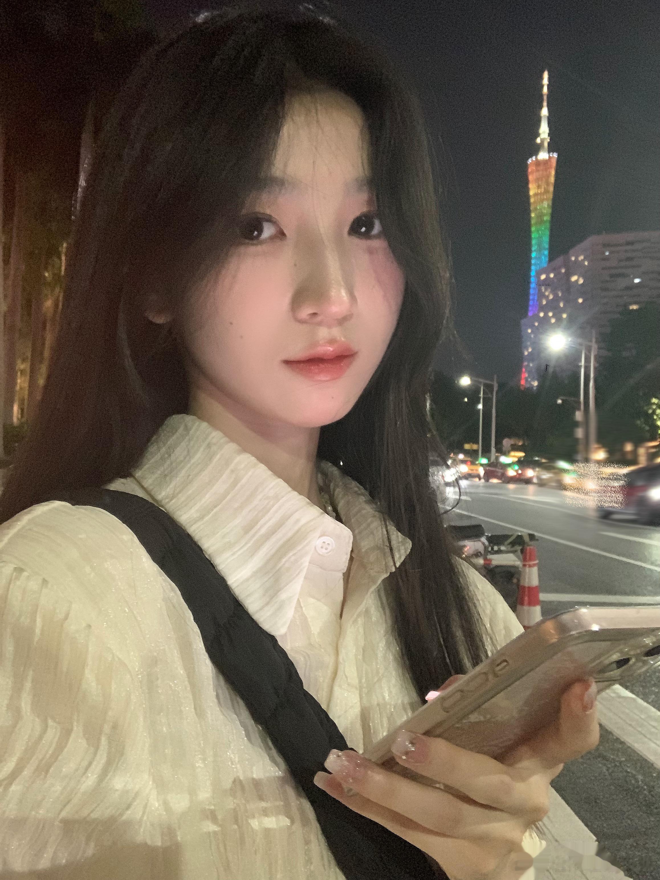 累累累！期待明天星期五😚😚😚 ​​​