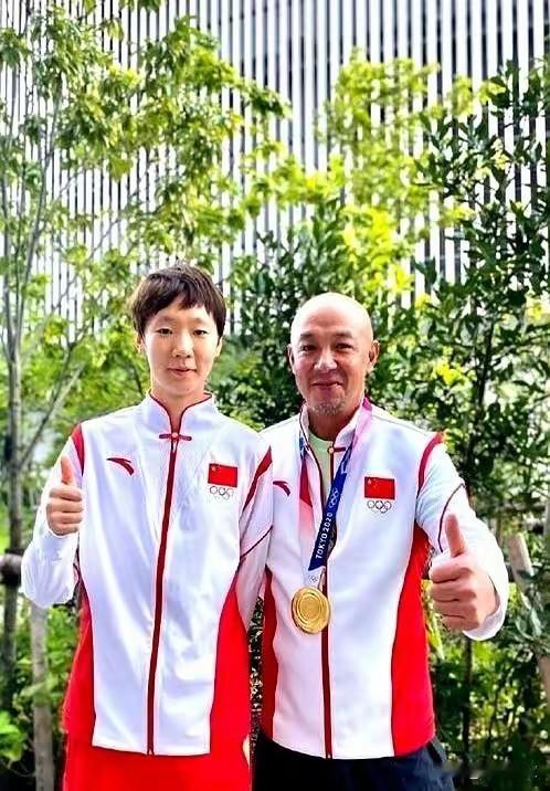 王曼昱的恩师其实不是肖战，而是孔令辉！

当年平野美宇和伊藤美城横空出世，
平野