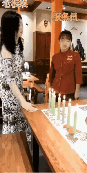 老板娘输得那叫一个憋屈啊，服务员的“底气”比她足多了，愣是给顶翻了！