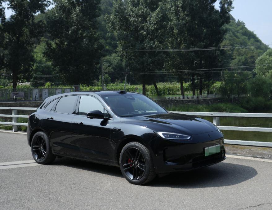 问界新M5升级到ADS3.0跟鸿蒙4.0之后解锁新快乐啦，3.0智驾开的太丝滑了