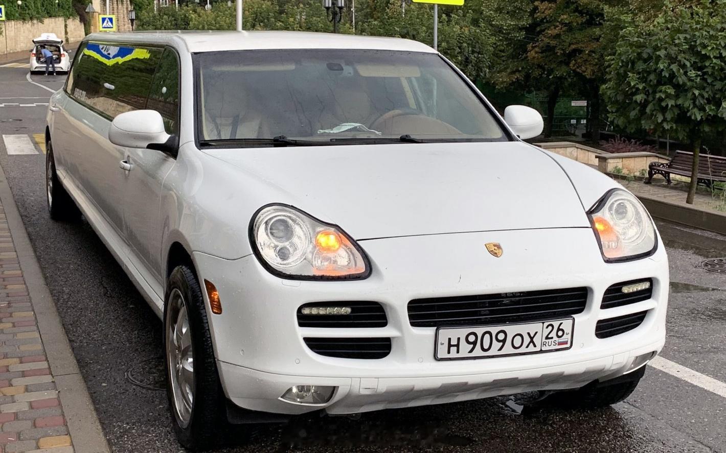 Porsche Cayenne / HUMMER H2 / Lincoln To