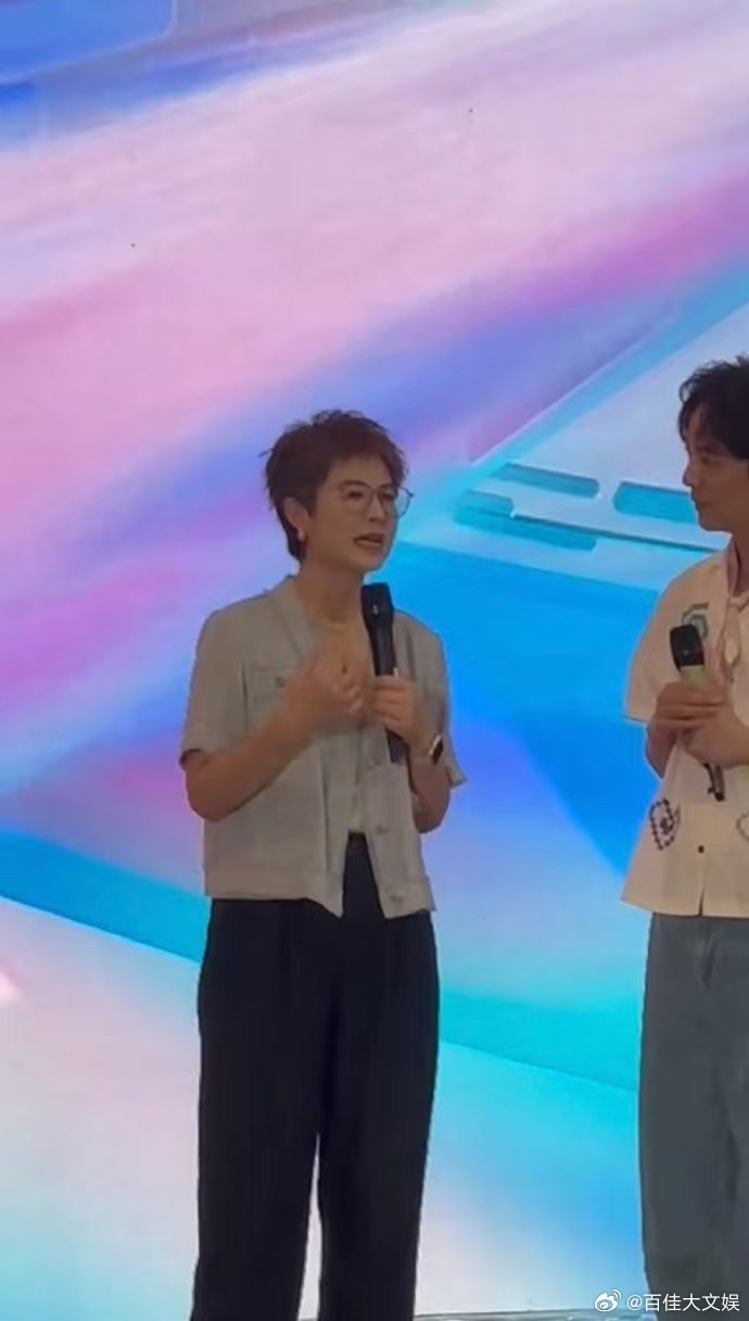 背后的阵容含金量好高湖南卫视背后 《背后》回归，芒果的阵容安排太妙！“央视名嘴”
