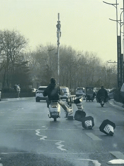 这种人该不该报光严惩！